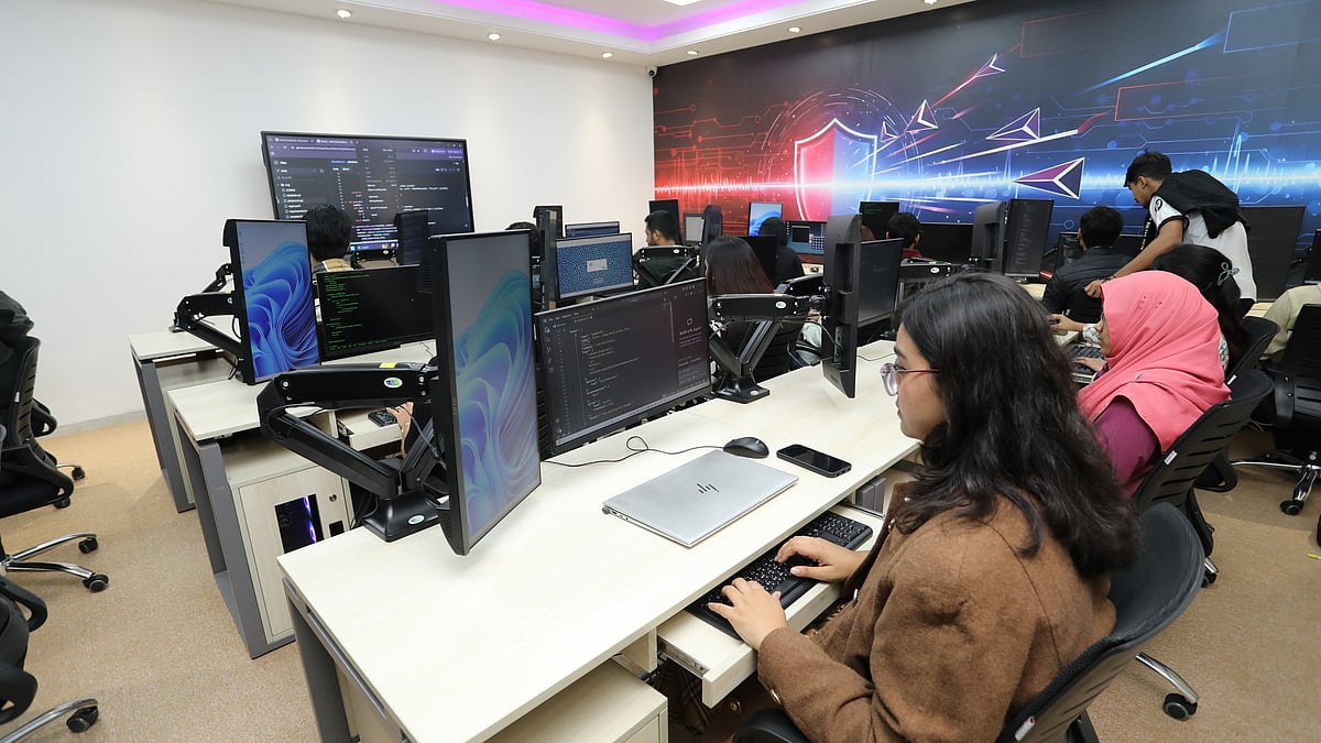 ছবি: সুমন ইউসুফ, কৃতজ্ঞতা: সাউথইস্ট ইউনিভার্সিটি