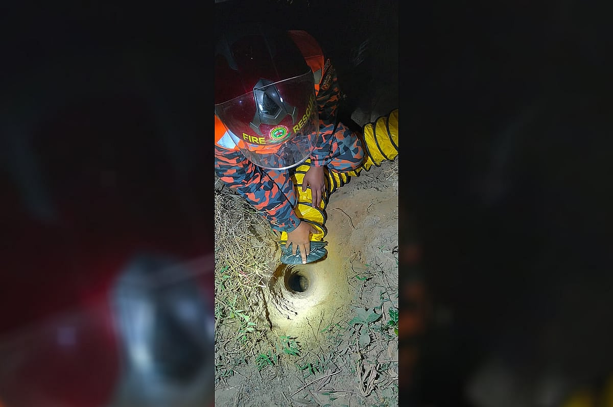 রাউজানে গভীর নলকূপের গর্তে পড়ে গেছে শিশু