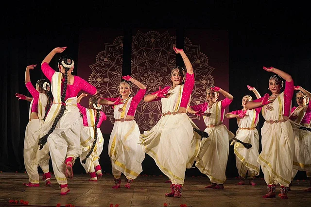 এই নাচের মাধ্যমেই তাঁরা ভালো আছেন। শরীরে ও মনে