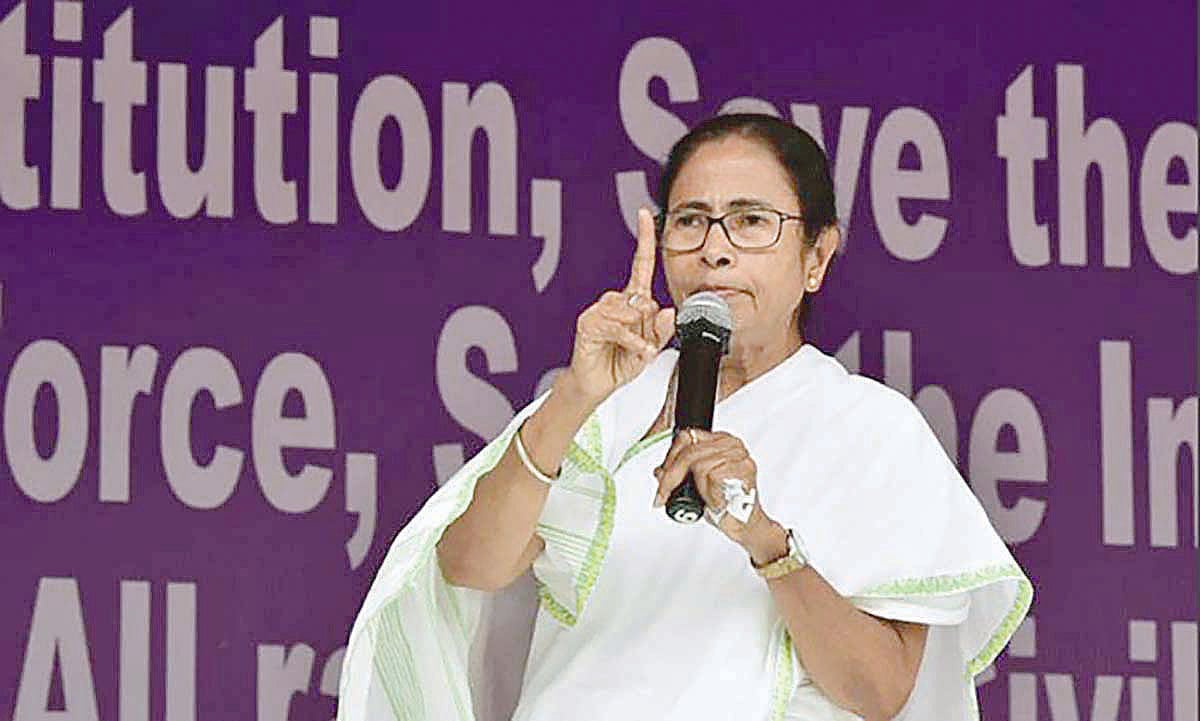 ধর্মনিরপেক্ষতা আর সাম্প্রদায়িকতার দ্বন্দ্বে আটকে পশ্চিমবঙ্গের বাঙালি ভোটার