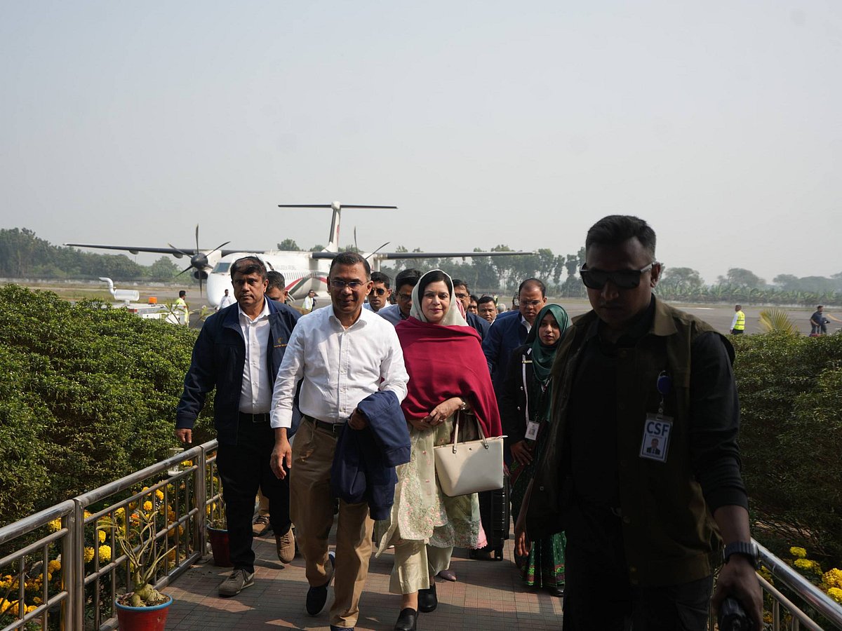 তারেক রহমান রাজশাহীতে, জনসভায় ভাষণ দিচ্ছেন স্থানীয় নেতারা