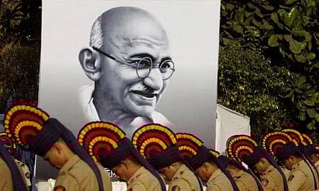 আরএসএস করা নাথুরামের গুলিই কেড়ে নিল মহাত্মা গান্ধীর প্রাণ