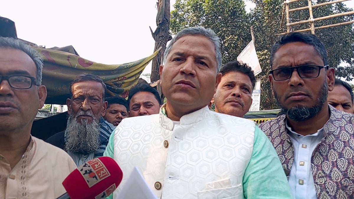 কালো টাকা ছড়ানোর অভিযোগ বিএনপি প্রার্থীর