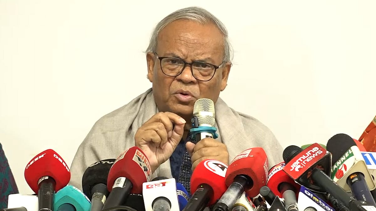 বিএনপির নারী কর্মীদের হুমকি দিচ্ছে একটি দল, অভিযোগ রিজভীর