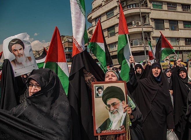 ইরানকে যে কারণে পশ্চিমারা কখনো মেনে নেবে না