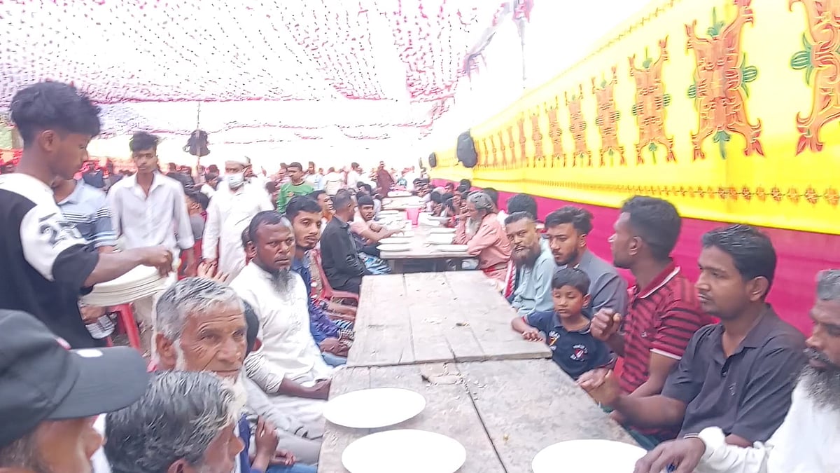 শামা ওবায়েদের নির্বাচনী উঠান বৈঠকে ১০ হাজার মানুষের খাবারের আয়োজন