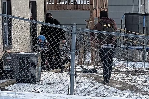 আটক ৫ বছরের শিশু ও তার বাবাকে ছেড়ে দিতে আইসিইর প্রতি মার্কিন বিচারকের নির্দেশ