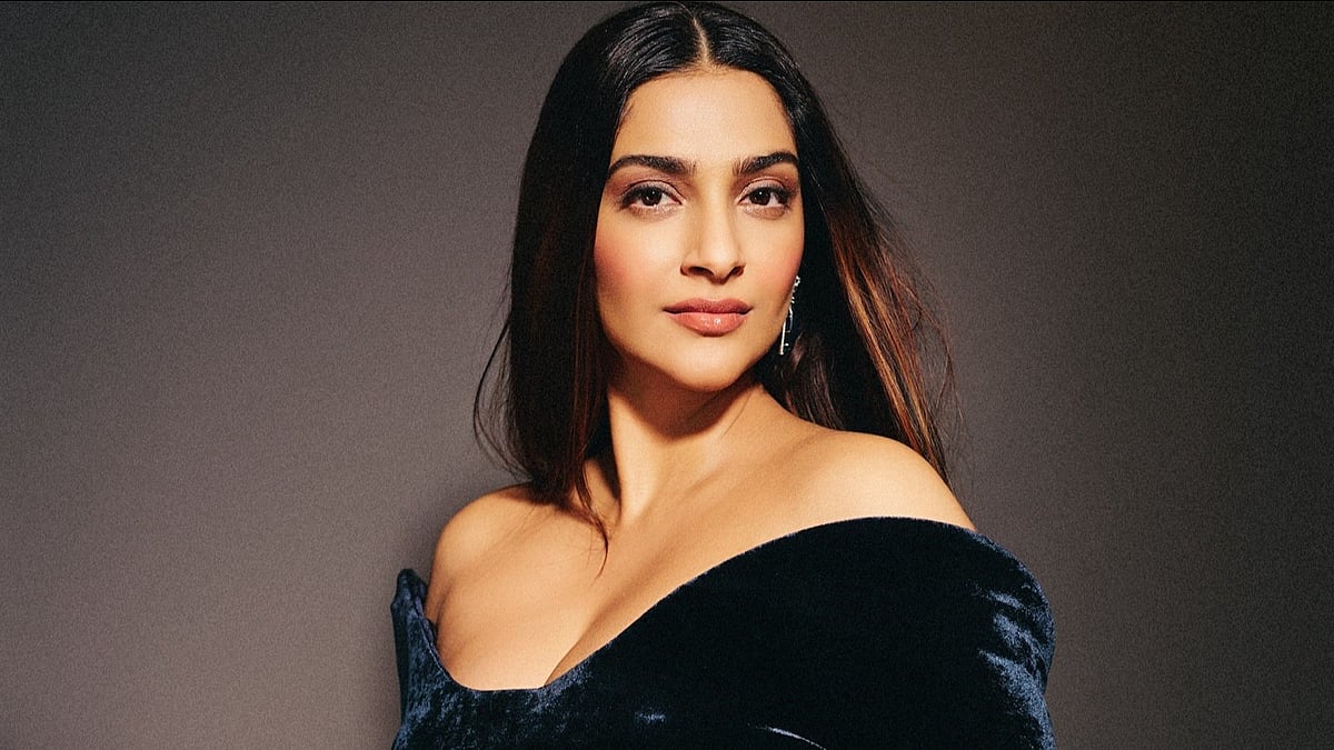 বেবি বাম্পে সোনম, রইল নতুন ছবিগুলো