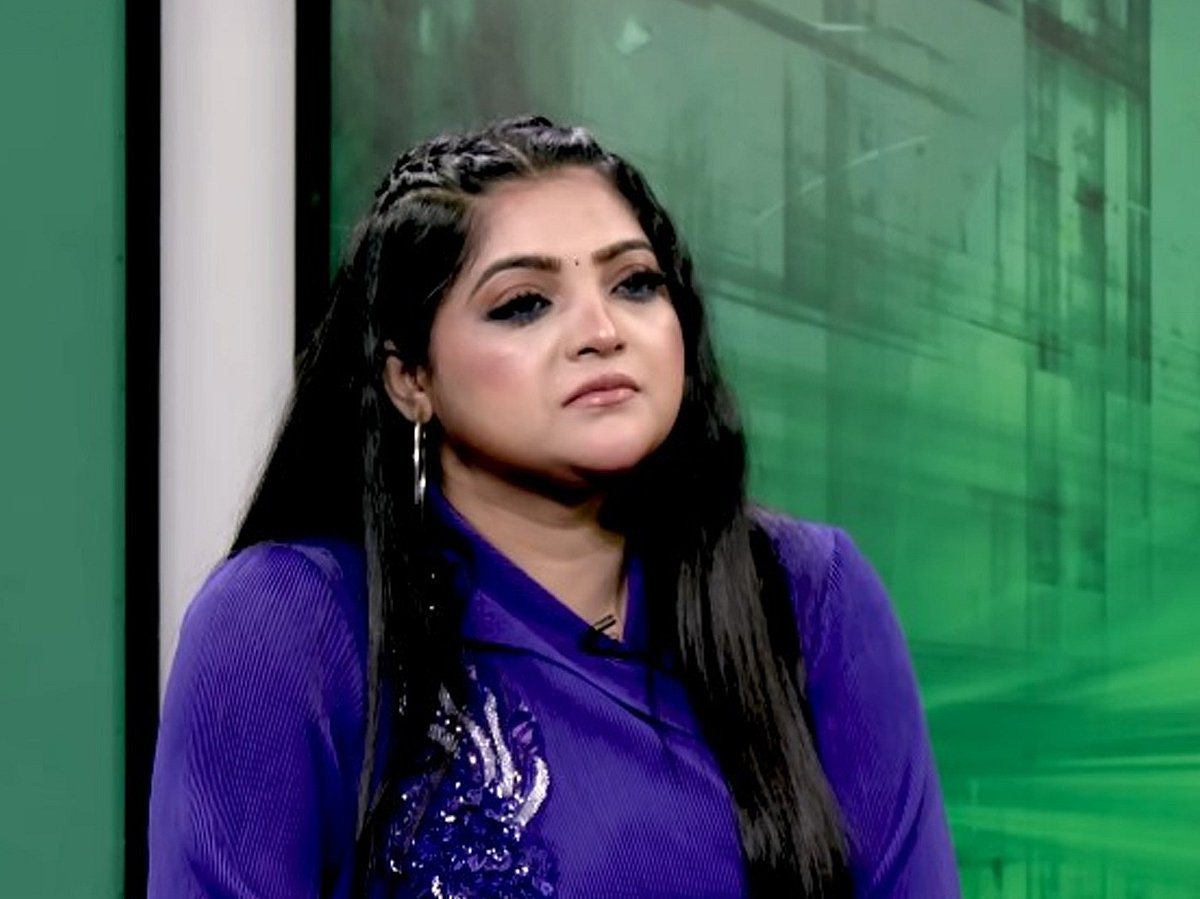 এই সালমা কান্না করলেও ঘরে...