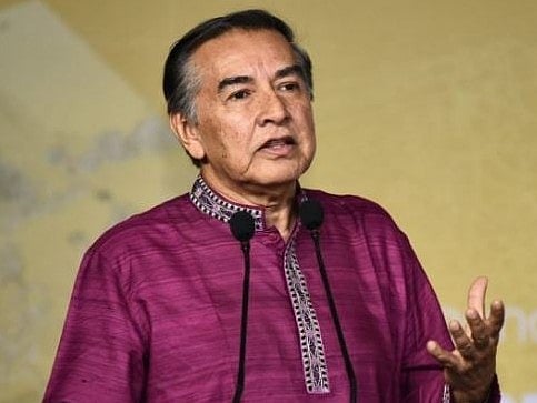 বাংলাদেশে সাংবাদিকতা সর্বগ্রাসী আতঙ্কের মধ্য দিয়ে যাচ্ছে: আল–জাজিরাকে মাহফুজ আনাম