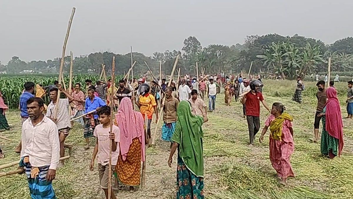জমি নিয়ে বিরোধের জেরে দুই পক্ষের সংঘর্ষে ১২ জন আহত