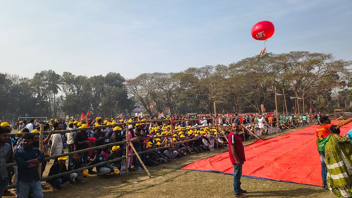 যশোরে তারেক রহমানের জনসভার মঞ্চ প্রস্তুত, খণ্ড খণ্ড মিছিল নিয়ে আসছেন নেতা–কর্মীরা