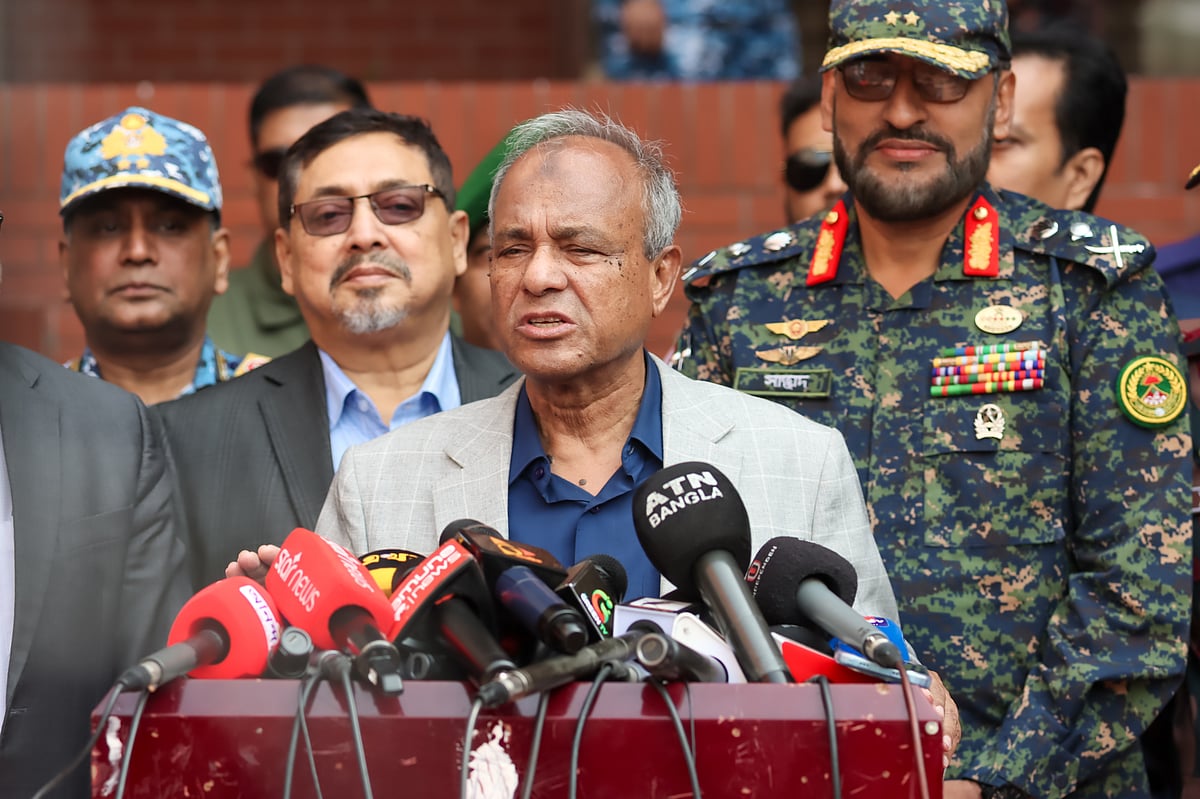 সবার সহযোগিতায় এবারের নির্বাচন খুব শান্তিপূর্ণ হবে: স্বরাষ্ট্র উপদেষ্টা