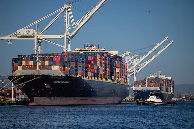 ছিদ্র হলেও ডুববে না জাহাজ