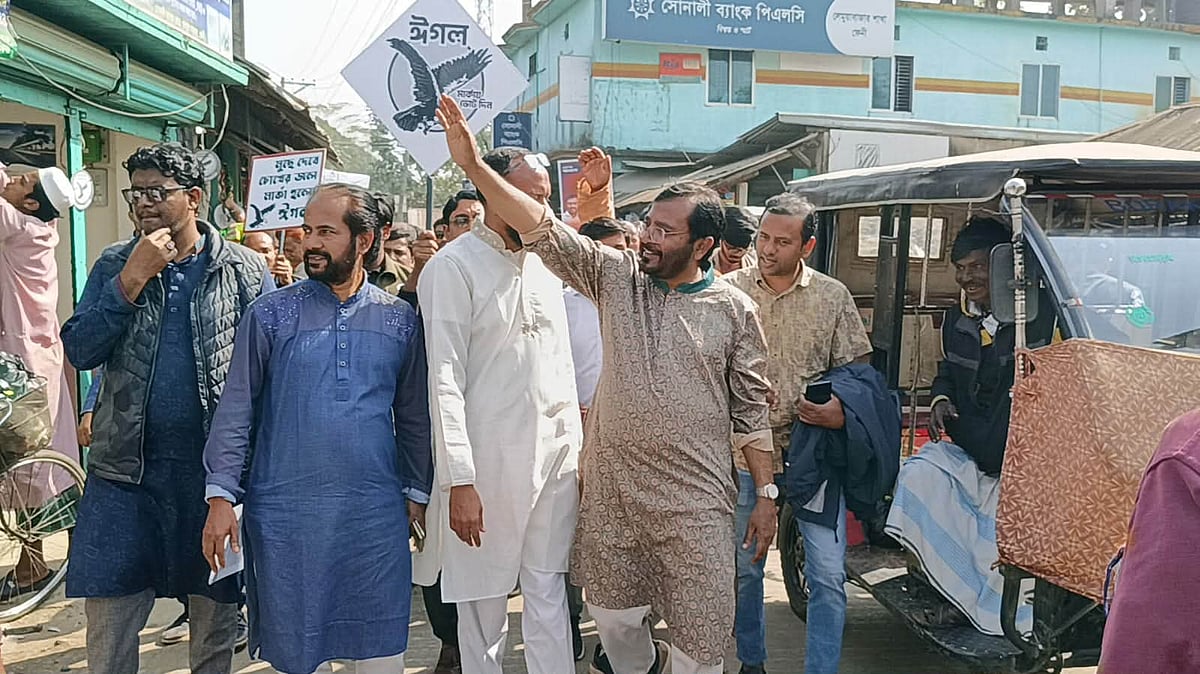 হাটবাজার আর অলিগলিতে প্রচারে মঞ্জু