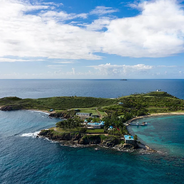 একদিকে অপরূপ প্রকৃতি, অন্যদিকে মানব ইতিহাসের ভয়ংকর অপরাধ