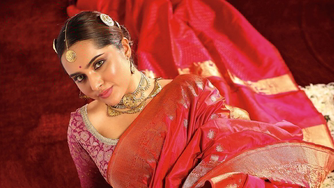 কীভাবে বেনারসি শাড়ি বাংলাদেশে এল, কোথায় কোথায় তৈরি হয় এখন