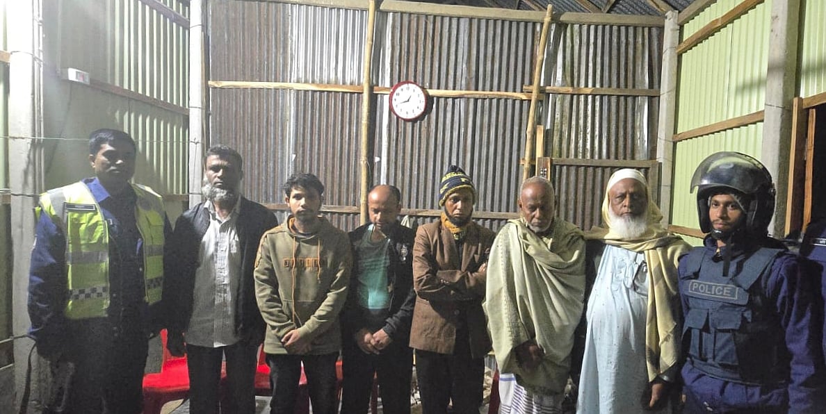 বিএনপি প্রার্থীর পক্ষে টাকা বিতরণের সময় মধ্যরাতে আটক, ছয়জনের কারাদণ্ড