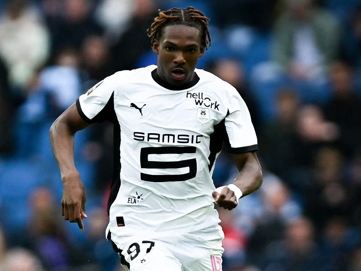 ২০ বছর বয়সীর জন্য কেন হাজার কোটি টাকা খরচ করল লিভারপুল