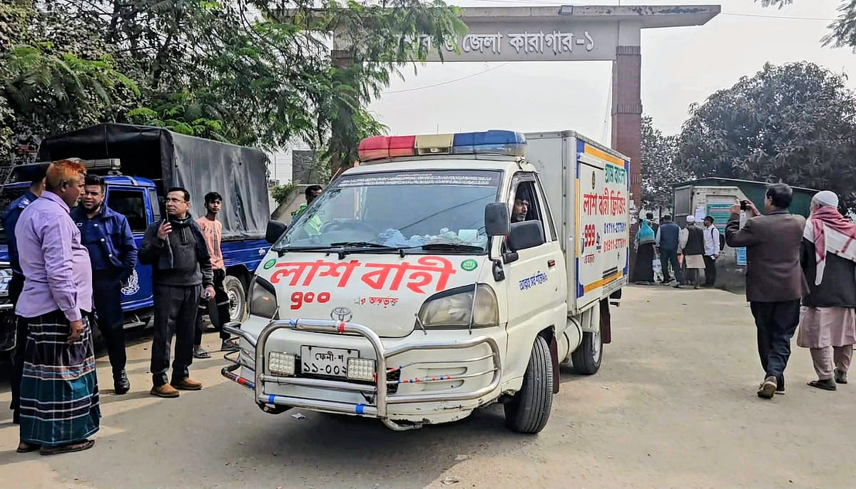 প্যারোলে মুক্তি মেলেনি, বাবার মরদেহ এল কারাগারে