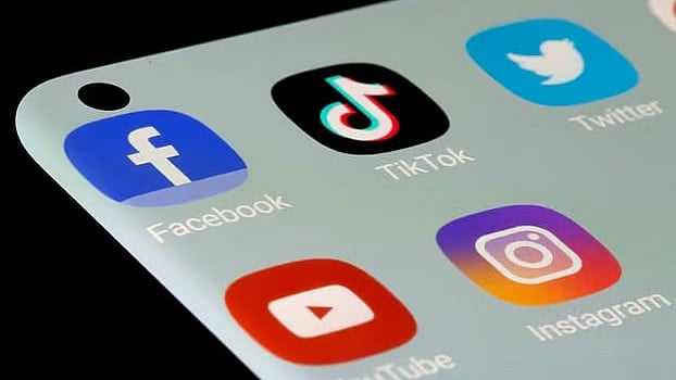 শিশু–কিশোরদের সামাজিক যোগাযোগমাধ্যম ব্যবহার নিষিদ্ধ করছে স্পেন