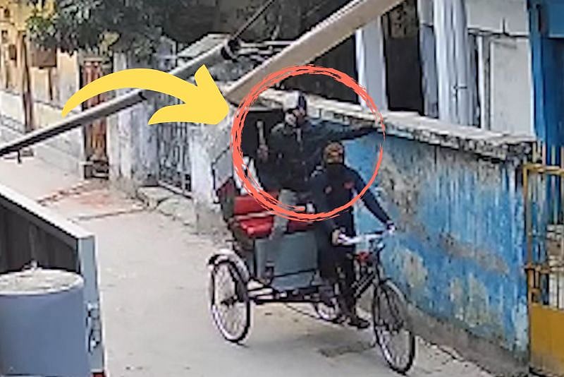 খুলনায় রিকশাচালকের মাথায় হাতুড়ির আঘাত, রিকশা ছিনতাই