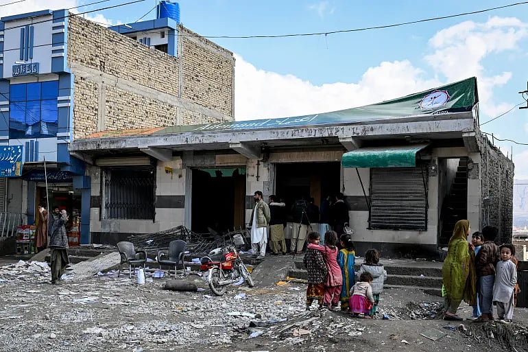 বেলুচিস্তানে হামলা: চীন ও ট্রাম্পকে দেওয়া পাকিস্তানের প্রতিশ্রুতি কি ঝুঁকিতে