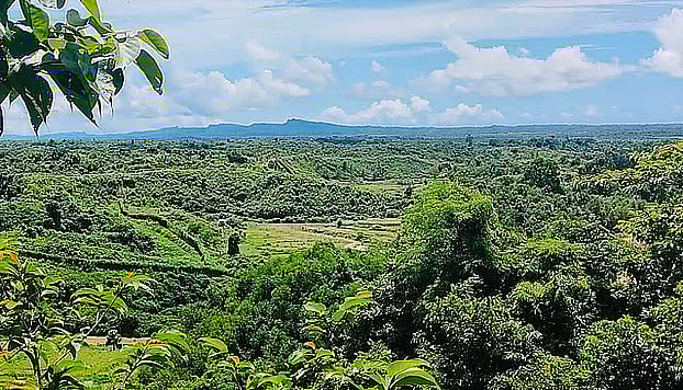 ২০ কিলোমিটার দূরে ভোটকেন্দ্র, যেতে হবে হেঁটে