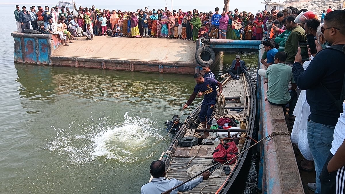 রাজবাড়ীতে পদ্মায় নিখোঁজ যুবকের দুই দিনেও সন্ধান নেই, অভিযান বন্ধ