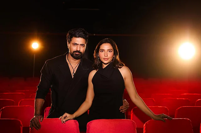 এই হিট জুটিকে আবার একসঙ্গে ফিরে পেয়ে দর্শকদের যেন খানিক স্বস্তি ফিরেছে। 