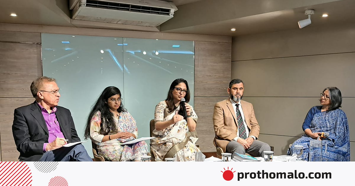 অনলাইনে নারীদের নিয়ে কুৎসা রটানো হচ্ছে অনলাইনে নারীদের নিয়ে কুৎসা রটানো হচ্ছে