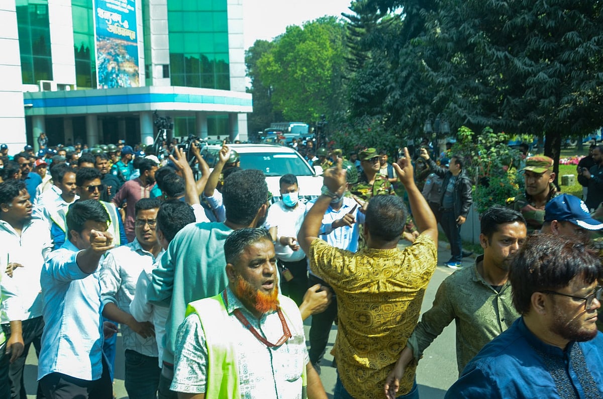 আন্দোলনকারীদের সম্পদ তদন্ত ও দেশত্যাগে নিষেধাজ্ঞা জারির অনুরোধ