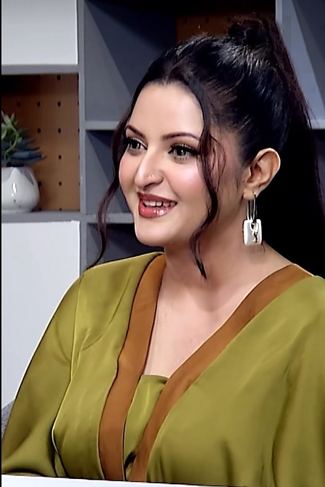 যে অসুখে পরীমনির মাথা থেকে গোছা গোছা চুল পড়েছে