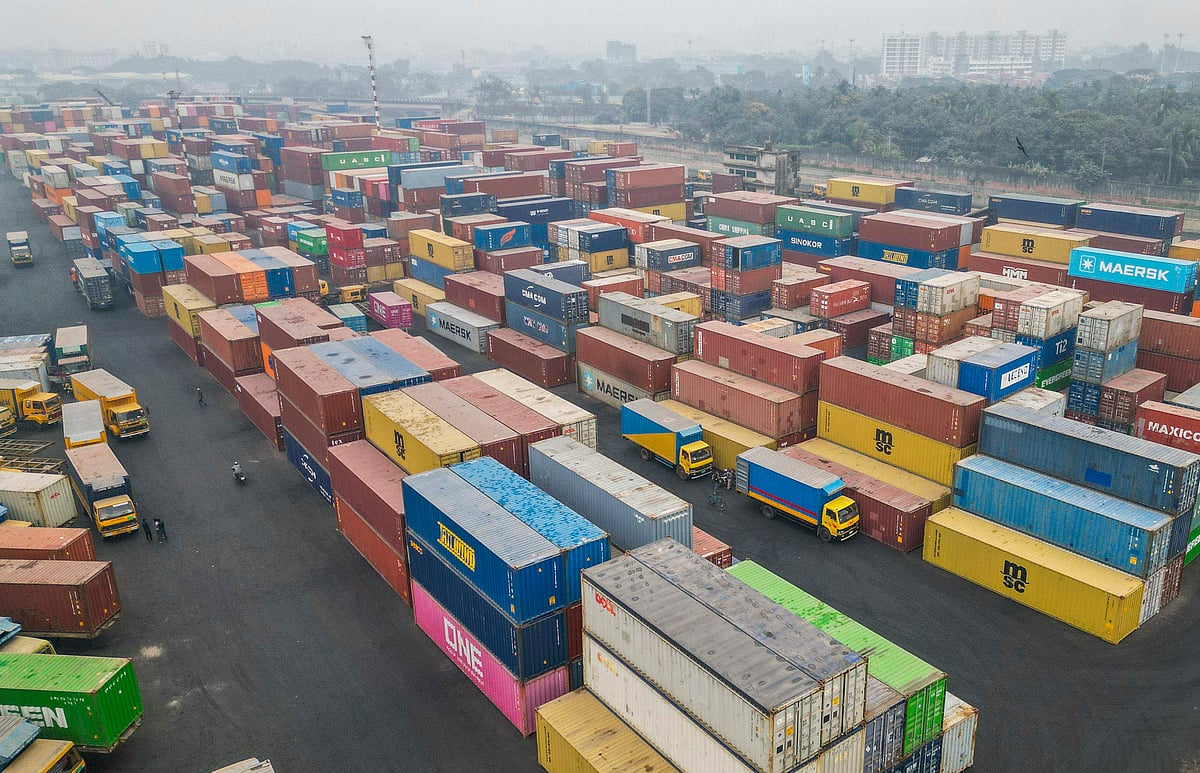 বন্দরে স্থবিরতা