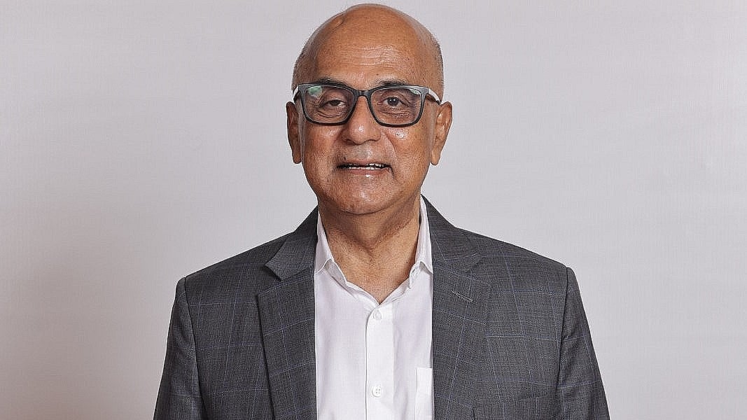 ‘আজ যে শিশু’ থেকে ‘ঘুম ভাঙা শহরে’: জন্মদিনে এক গীতিকবির যাত্রাপথ