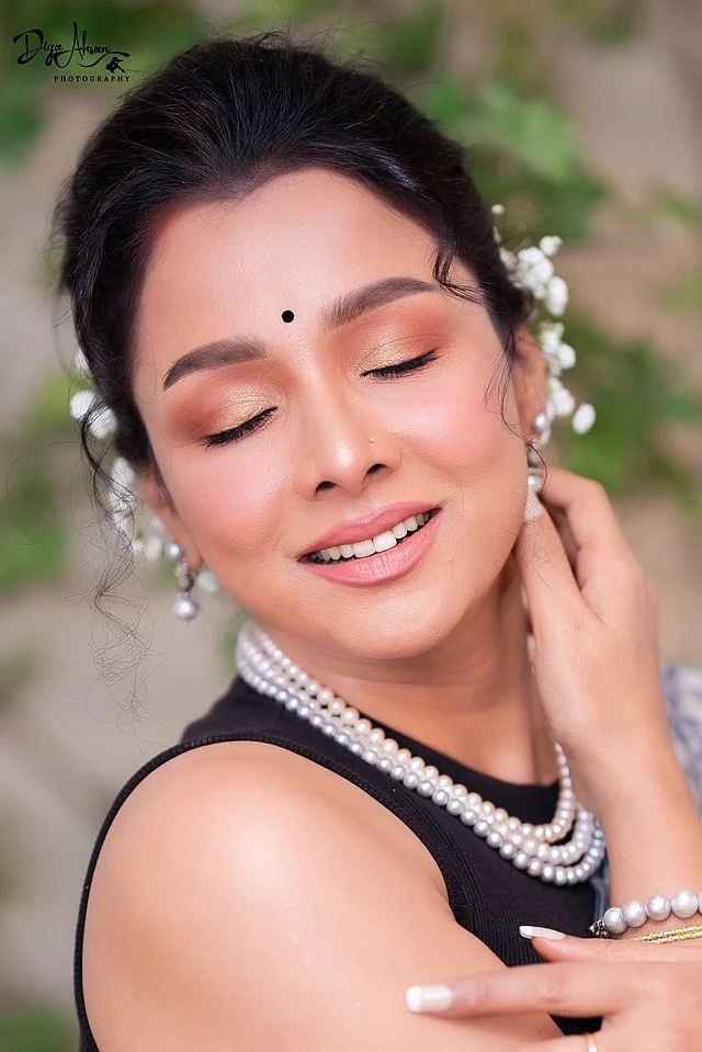 অপূর্ব সুন্দর মেকওভারে কোথাও বাহুল্য নেই। 