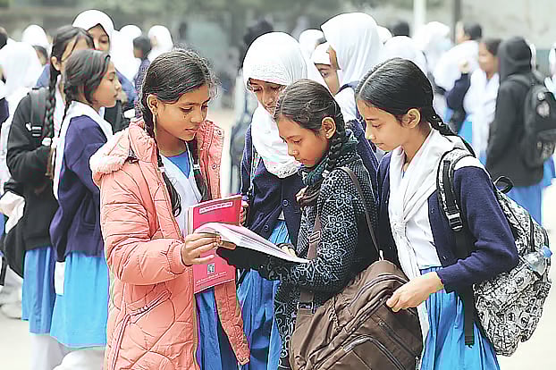 অবশেষে সব পাঠ্যবই সরবরাহ করল এনসিটিবি