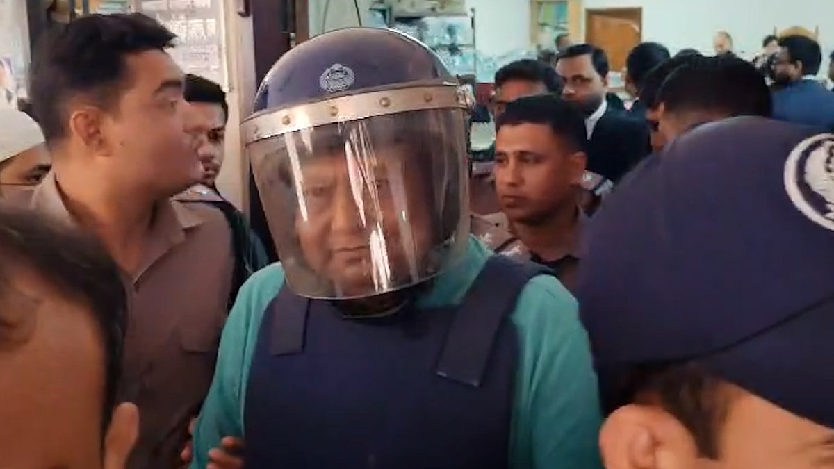 এটা রাজনৈতিক মামলা, এবার সিদ্ধান্ত আপনার: বিচারকের উদ্দেশে টিপু মুনশি