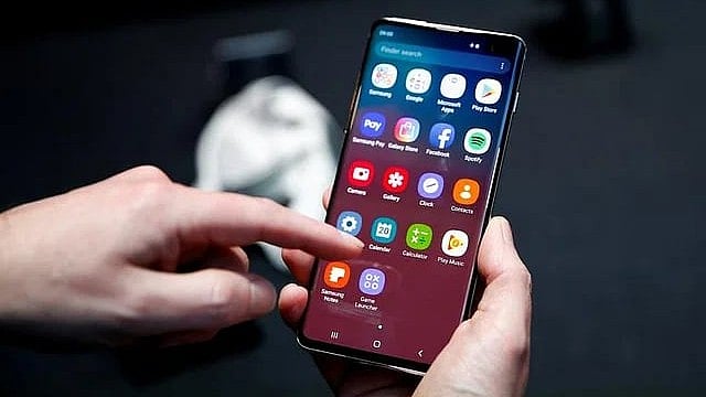 অ্যান্ড্রয়েড স্মার্টফোন ব্যবহারকারীদের সতর্ক করল গুগল, কারণ কী