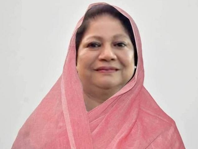 নির্বাচনী সমাবেশে দলের প্রার্থীর যোগ্যতা নিয়ে প্রশ্ন বিএনপি নেত্রীর, মাইক কেড়ে নিলেন সমর্থকেরা