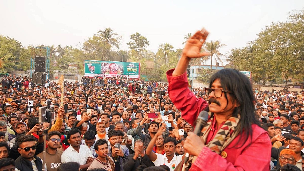 শেষ মুহূর্তের প্রচারে উৎসবের আমেজ