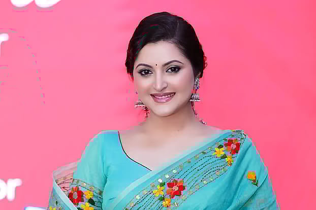 অসুস্থ থাকায় আদালতে আসেননি পরীমনি, পেছাল মামলার শুনানি