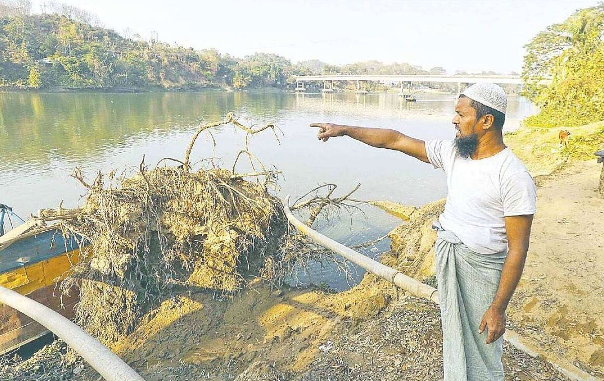 বালু তোলা বন্ধে প্রার্থীর শক্ত অবস্থান চান ভোটাররা