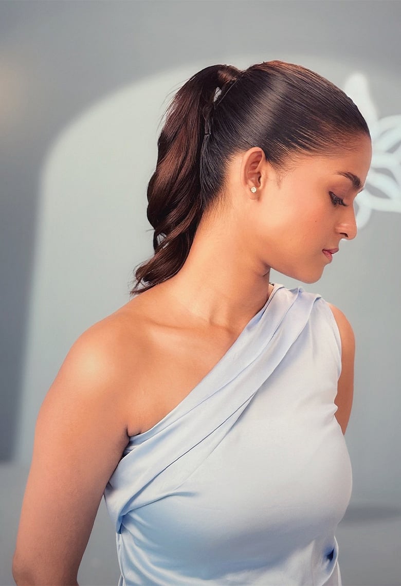 'সফট গার্ল এরা' উপভোগ করছেন এই সময়ের জনপ্রিয় অভিনেত্রী, দেখুন তাঁর নতুন লুক