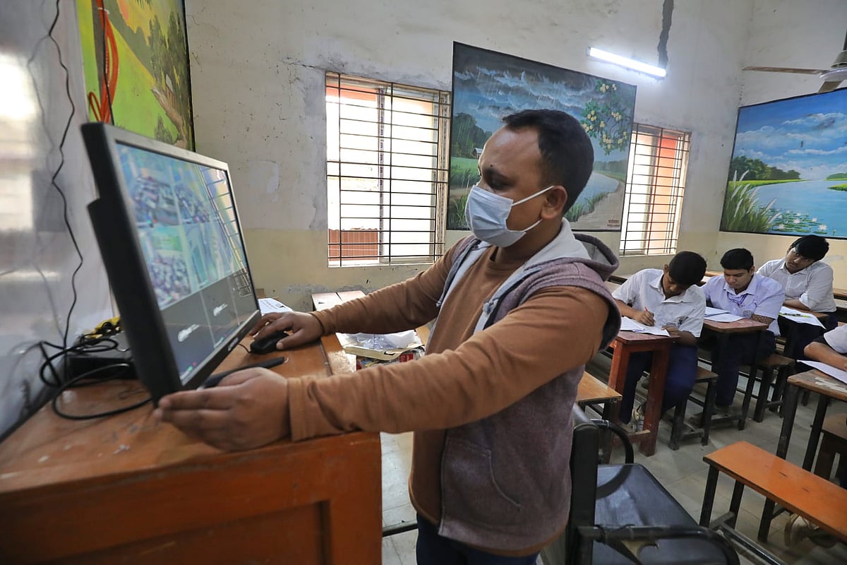 যাচ্ছে ব্যালট বাক্স, টহলে নিরাপত্তা বাহিনী, ভোটের জন্য প্রস্তুত হচ্ছে দেশ