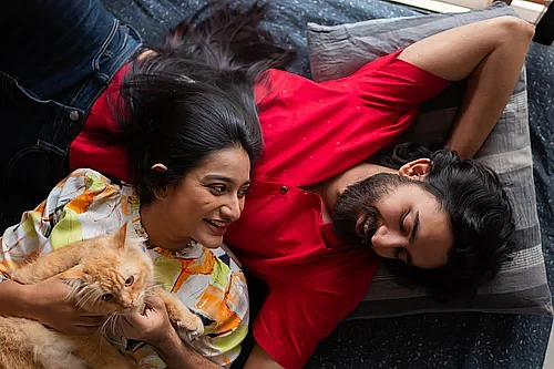 মনোযোগ দিয়ে শোনার প্রতিশ্রুতি সম্পর্ককে নিরাপদ করে