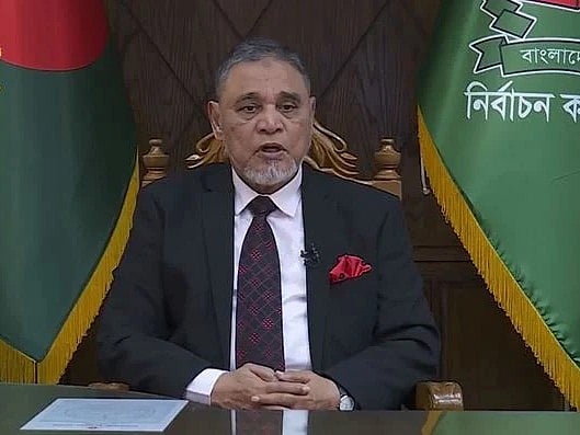 স্বতঃস্ফূর্তভাবে কেন্দ্রে আসুন, পছন্দের প্রার্থীকে ভোট দিন