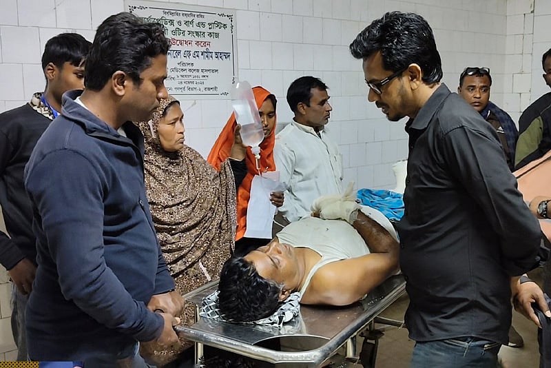 রাজশাহীর চারঘাটে বিএনপি কর্মীর হাত-পা কুপিয়ে জখম, সন্দেহ জামায়াতের দিকে