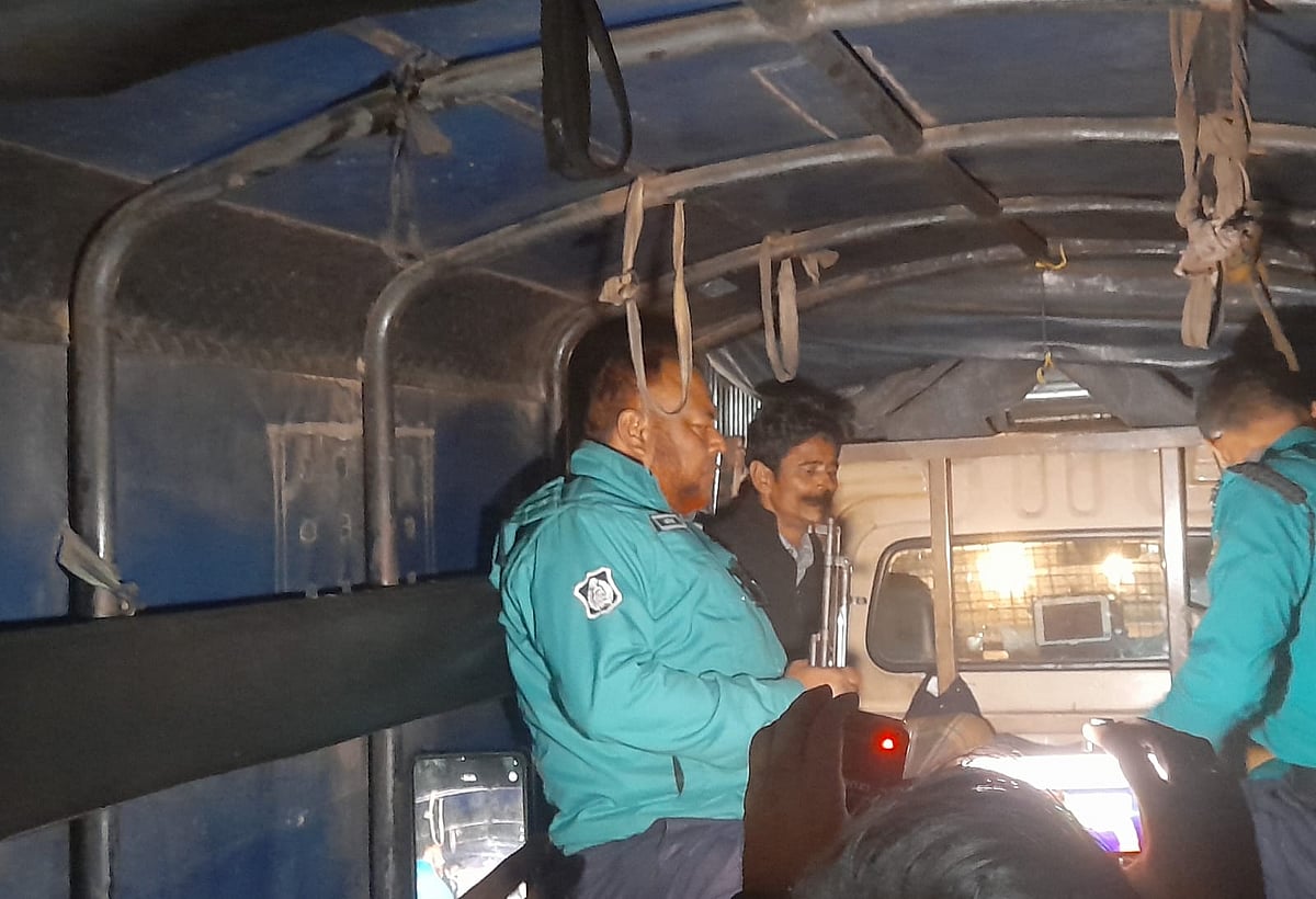 চট্টগ্রামে বিদেশি পিস্তলসহ রোহিঙ্গা আটক