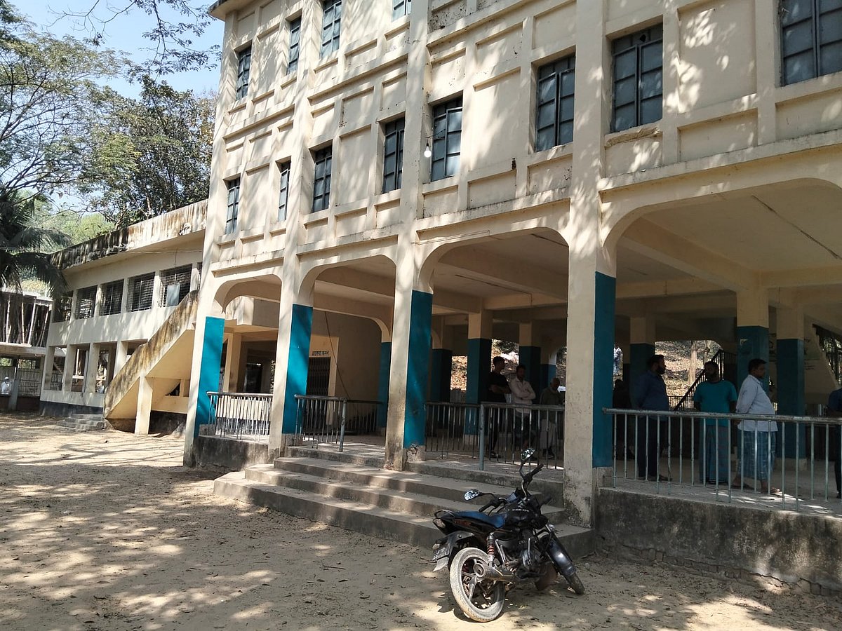 চট্টগ্রামে ভোটকেন্দ্রের সিসিটিভি ক্যামেরা চুরি